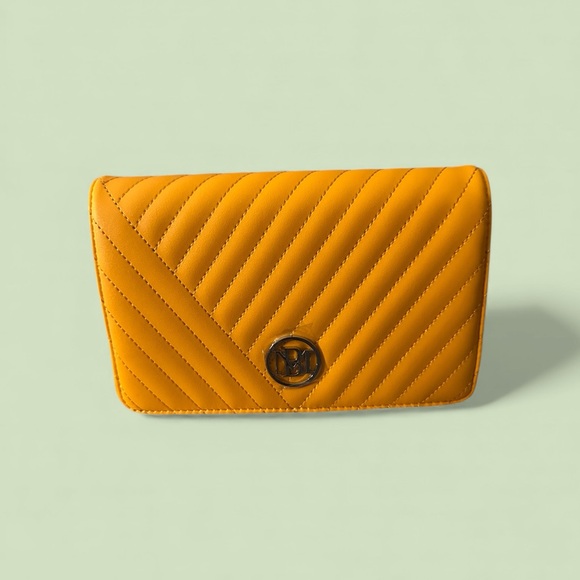 Badgley Mischka Yellow Quilted Clutch - Picture 4 of 13